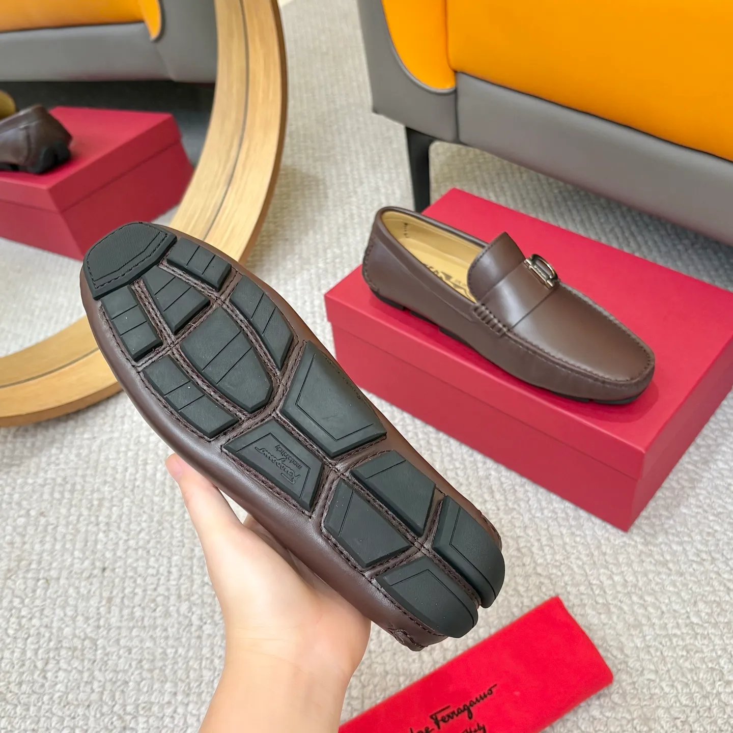 Men's men's shoes 💰420 (Yangli) Ferragamo 〰Ferragamo 2⃣️0⃣️2⃣️5️⃣ New series 👊🏻 Upper 🇮🇹 Italian imported calfskin, original outsole molding. Water-dyed sheepskin lining. The identity of every successful man is set off, and the upper and lower shoes are elegant and stable🚶🏻🚶🏻The high-end custom counter original replica is an eternal classic🔍️Number of codes: 38-46 with counter packaging
